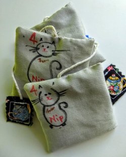 4 Cat - NIP "Tea Bag" Toy